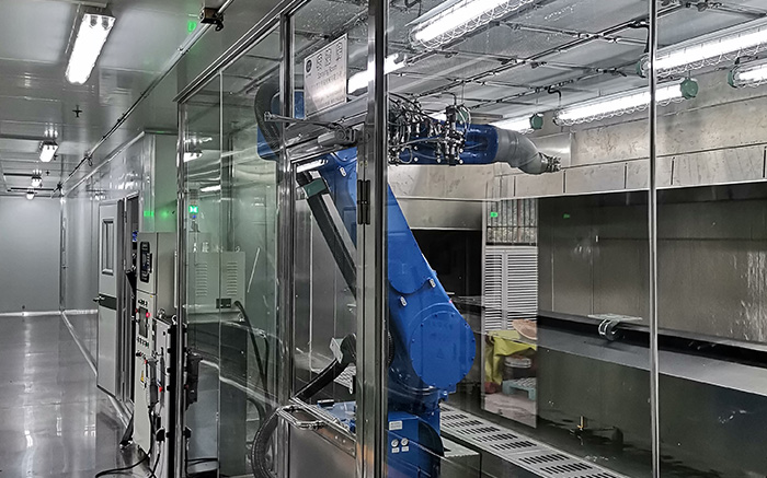 3500 robot spraying automotive interior parts